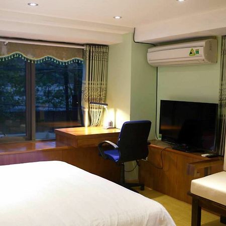 Poonsa Nguyen Phong Sac Apartment Hanoi Exterior photo
