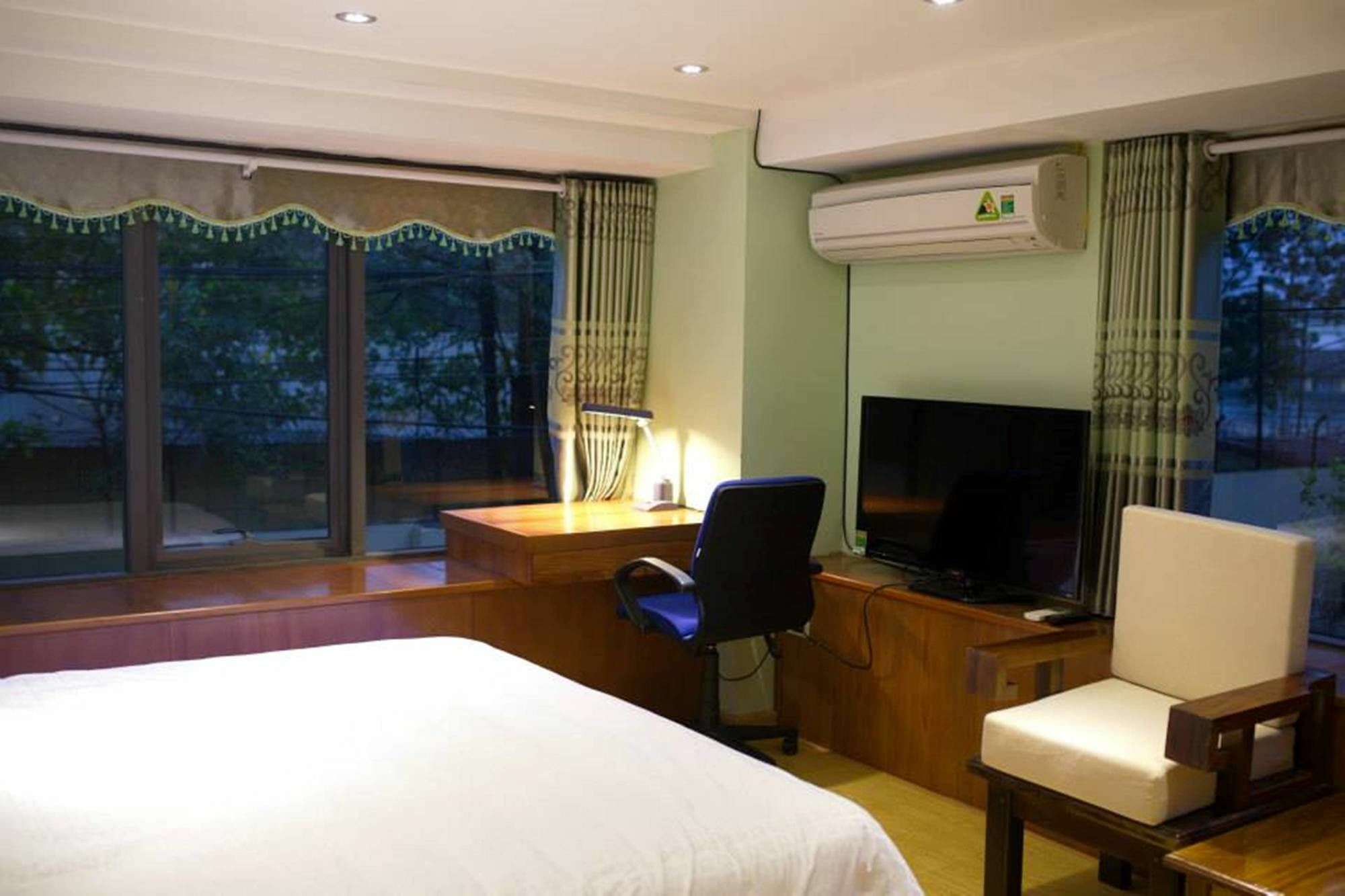 Poonsa Nguyen Phong Sac Apartment Hanoi Exterior photo