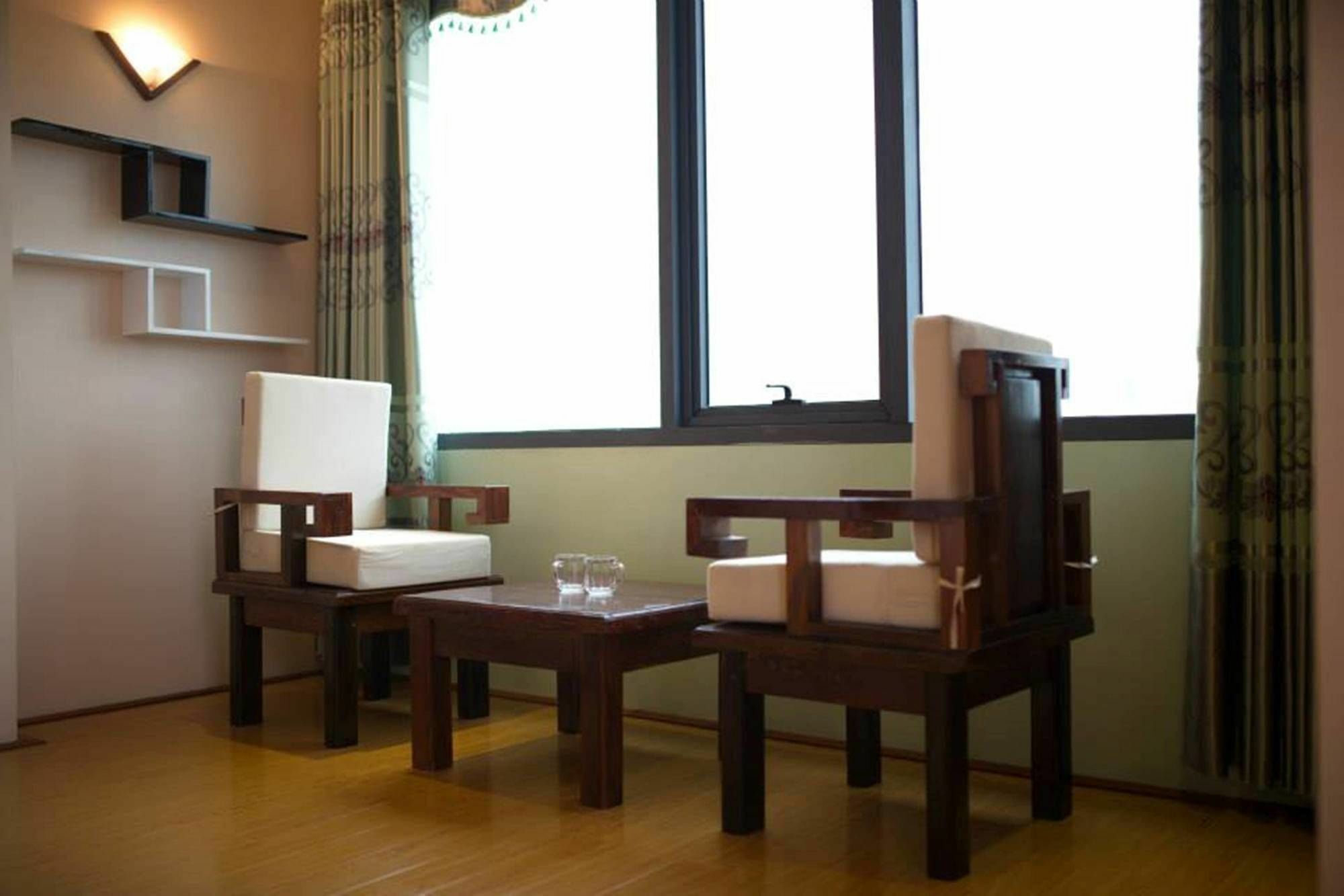 Poonsa Nguyen Phong Sac Apartment Hanoi Exterior photo