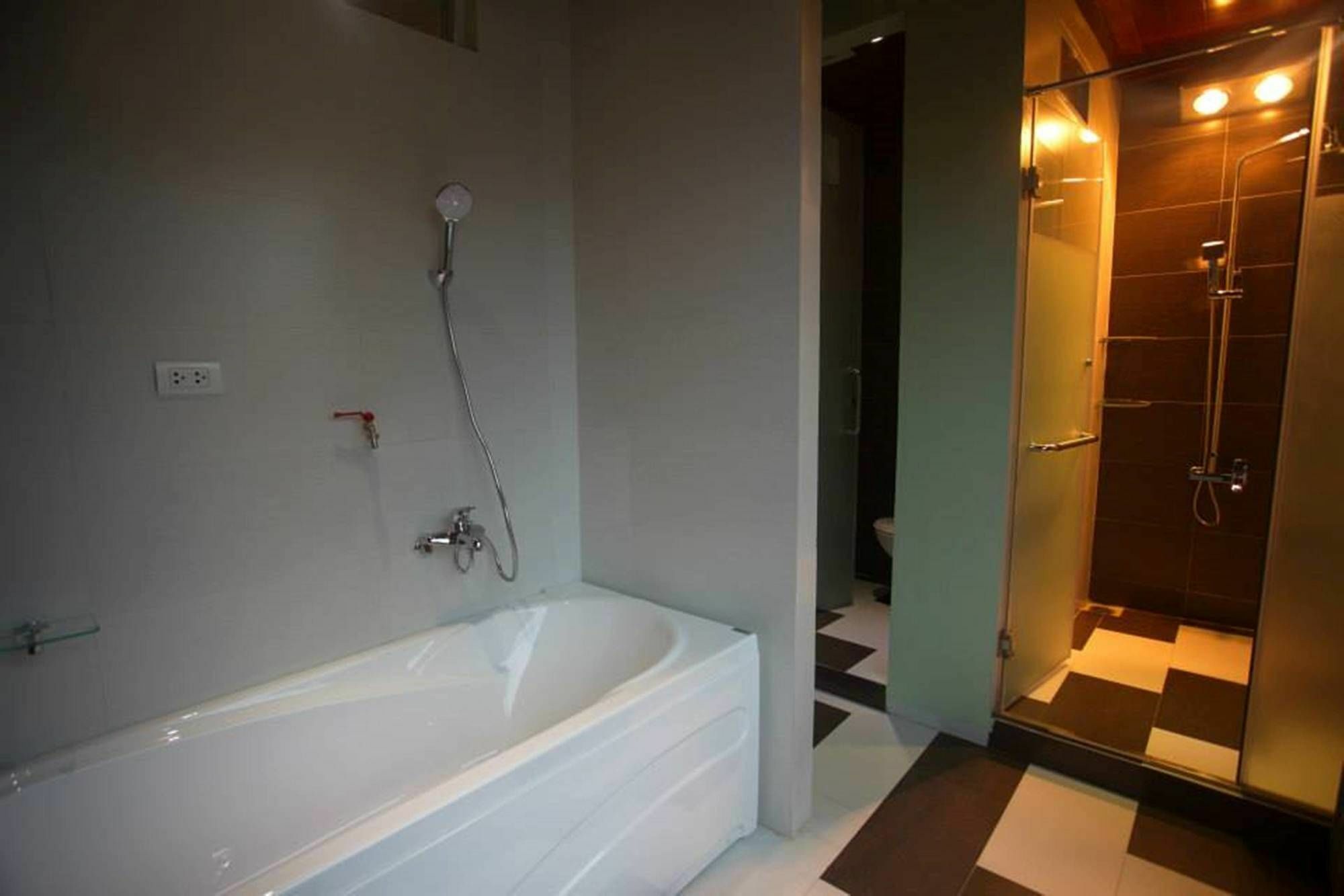 Poonsa Nguyen Phong Sac Apartment Hanoi Exterior photo